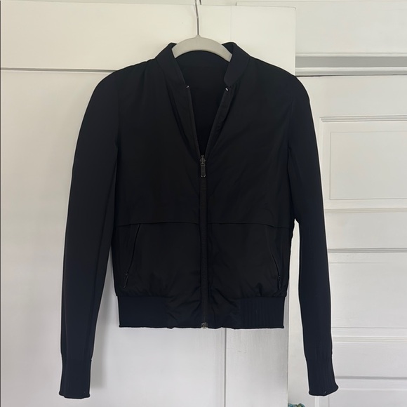 Reversible lululemon Down & Around Bomber Jacket - Picture 6 of 14